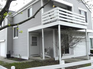 7421 Tree Ln, Madison, WI 53717