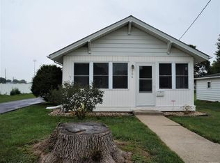 206 S Spring St, Geneseo, IL 61254