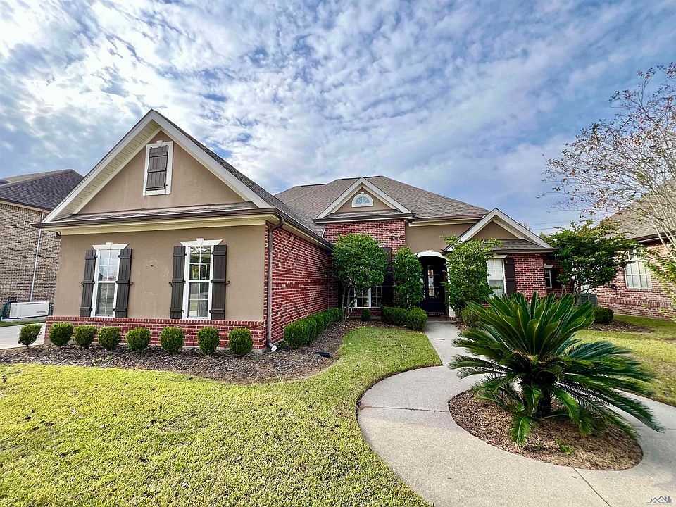 1st image of 252 Riverwood Dr