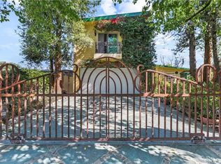 18561 Elkwood St, Reseda, CA 91335