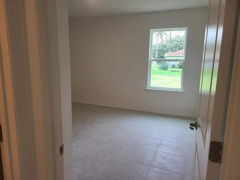 61 Rickenbacker Dr — Photo 18