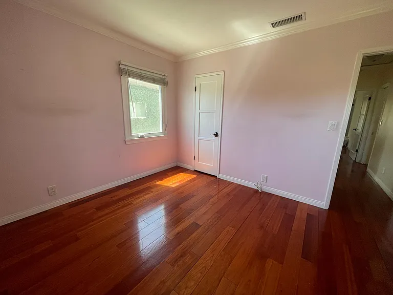 2820 Paloma St — Photo 11