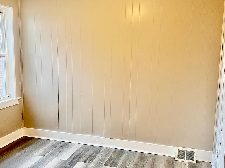65 Railroad Ave — Photo 8