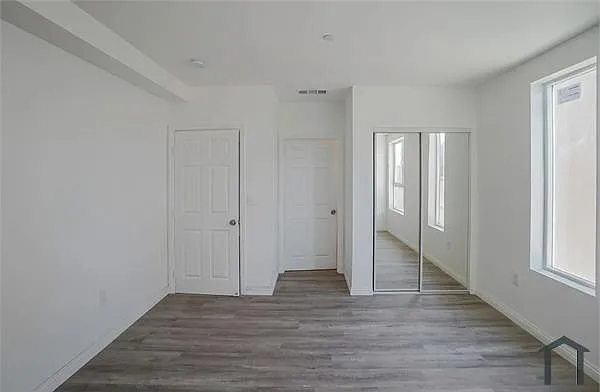 624 1/2 E 43rd St — Photo 24
