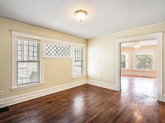 2nd image of 718 S Park St #2