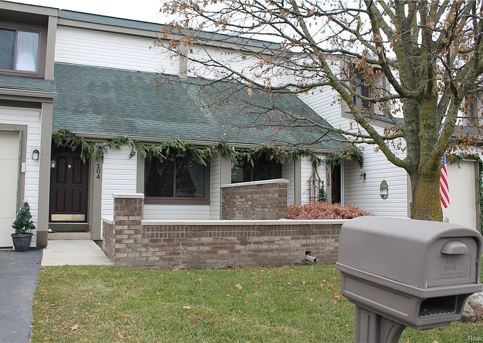 Front of Condo.JPG