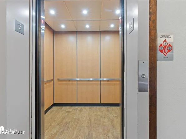 400 W 76th Ave APT 303, Anchorage, AK 99518