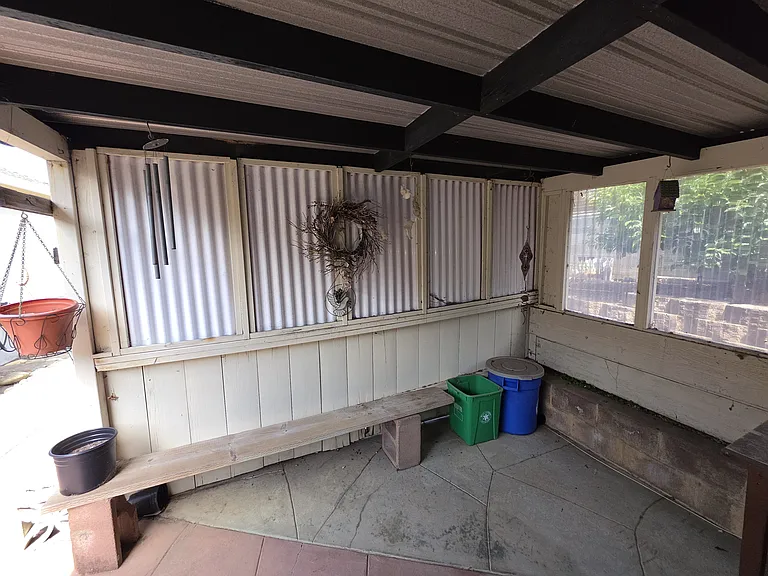 1744 Wesley Ave — Photo 43