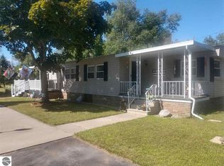 5810 Prescott Dr, Tawas City, MI 48763