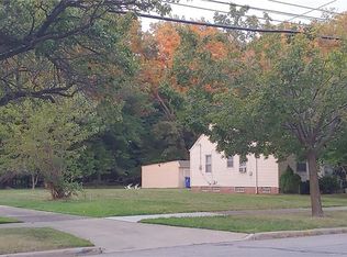 2155 Green Rd, Cleveland, OH 44121