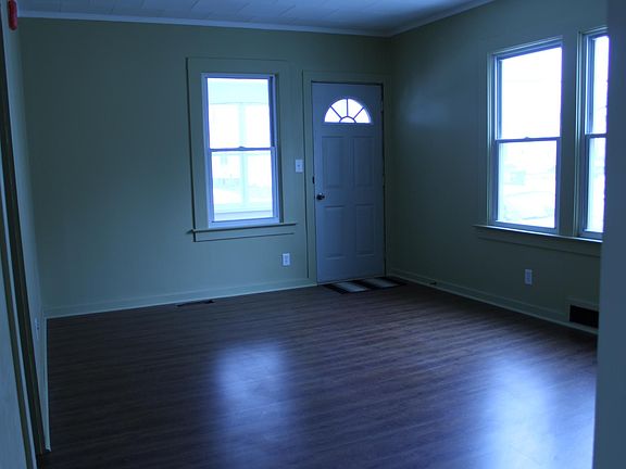 4th image of 7 Mildred Ave Floor 1