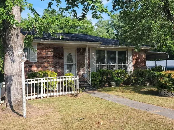 969 E Circle Dr, Rossville, GA 30741