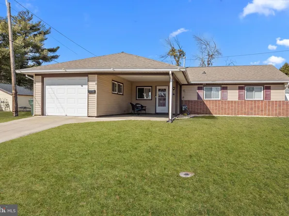 5 Brierdale Ln, Willingboro, NJ 08046