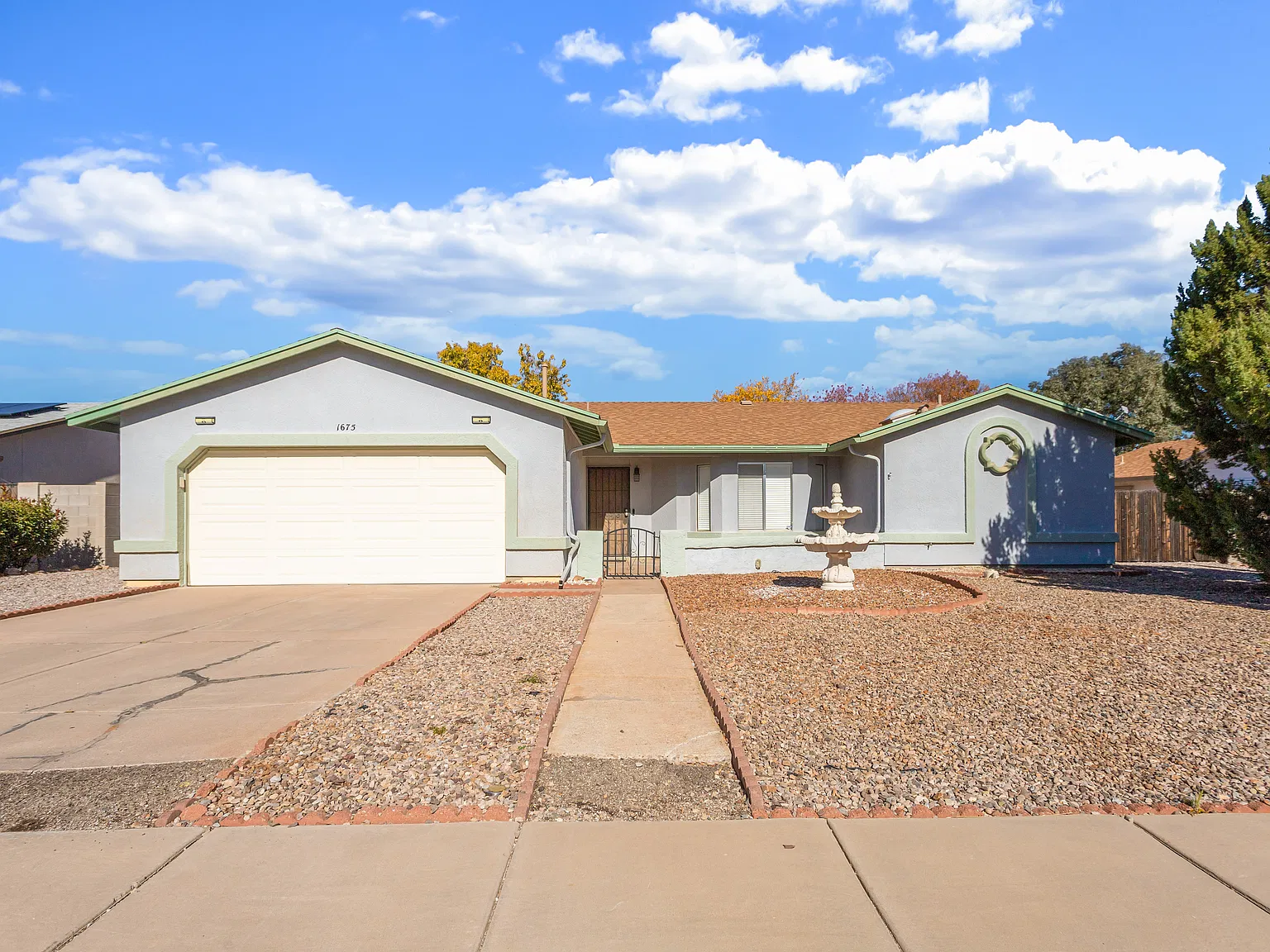 3 bed, 1445 sqft, $1,800 — Photo 1