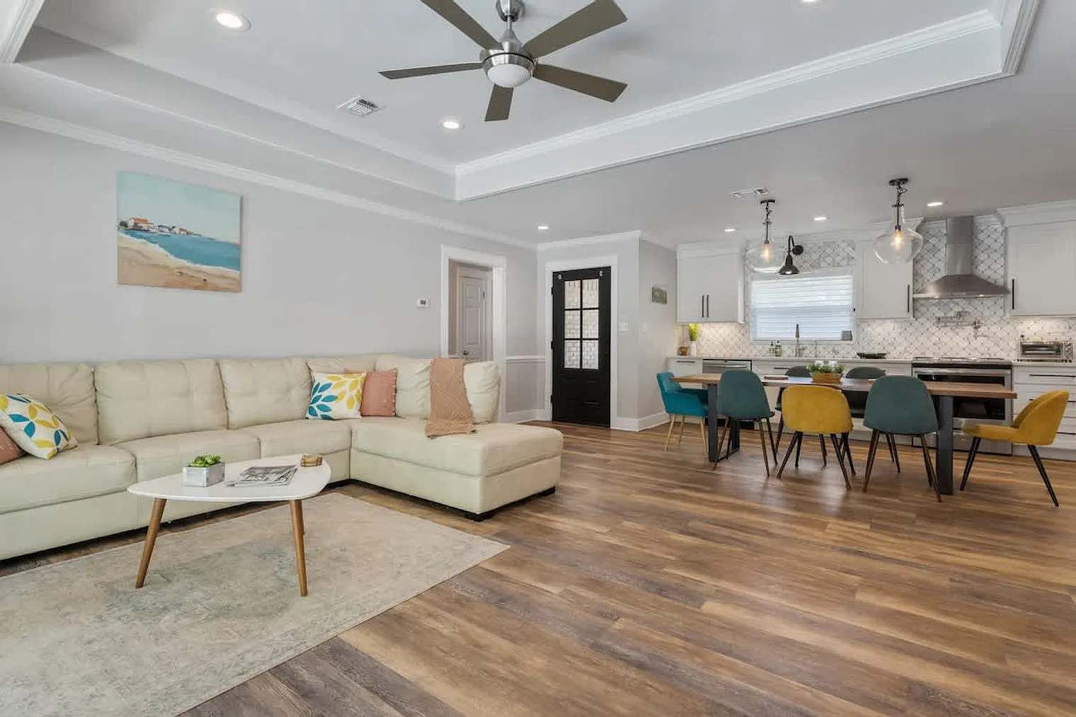 3 bed, 2.0 bath, 1420 sqft, $7,447 — Photo 1
