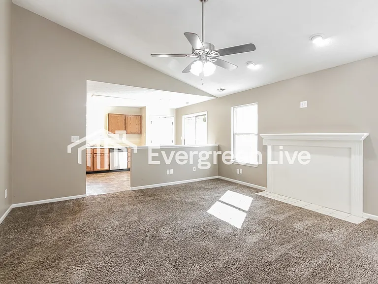 1620 Park Hurst Dr — Photo 4