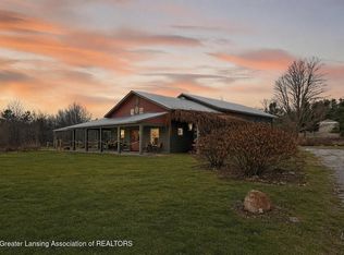 8370 Lakeview Rd, Alanson, MI 49706