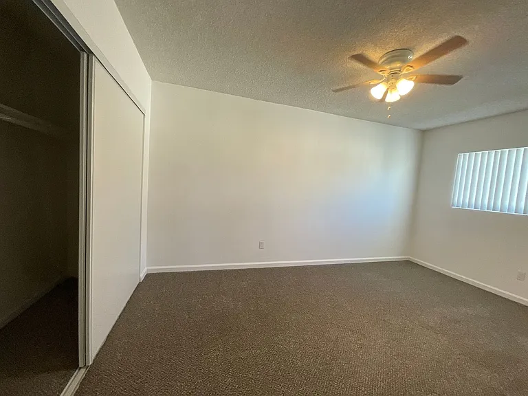 126 E Wilken Way — Photo 14