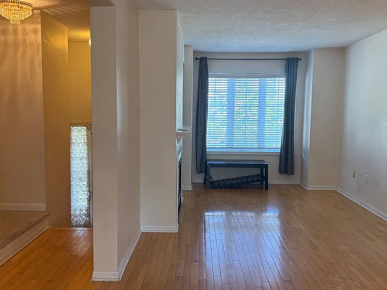 80 Acorn Pl #16 — Photo 12