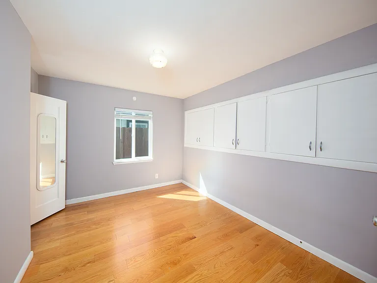 330 Beverly Ave — Photo 24