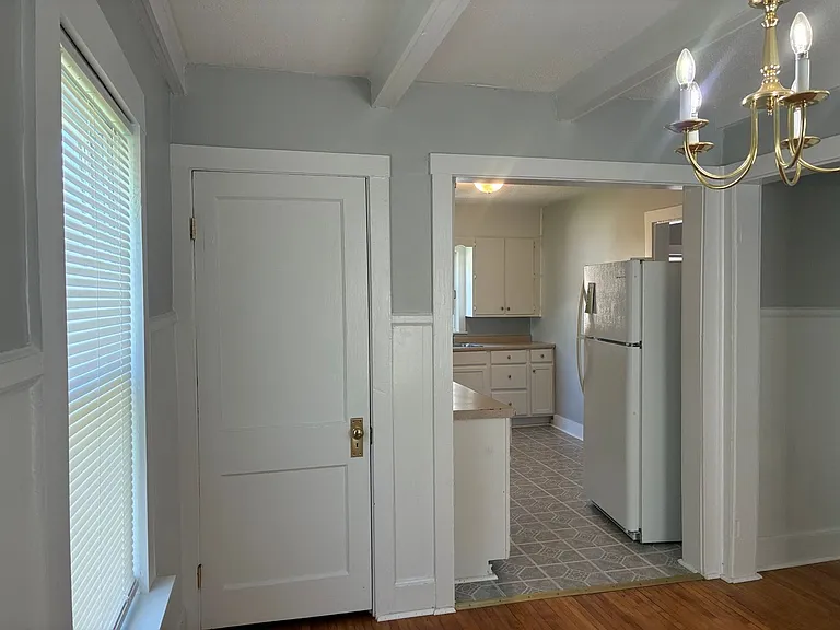 504 Henry St — Photo 16