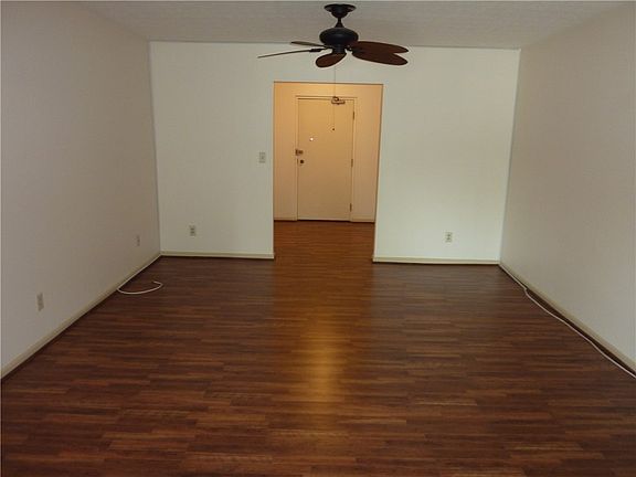 2nd image of 1345 Tattersall Rd #64