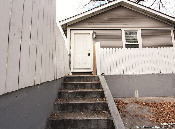 5th image of 645 E Park Ave #2