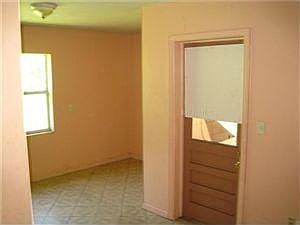 5th image of 2204 NW 34th St