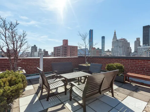 200 East 27th Street image 8 of 12