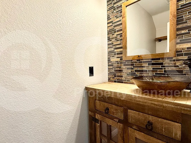 800 N Soho Pl — Photo 21