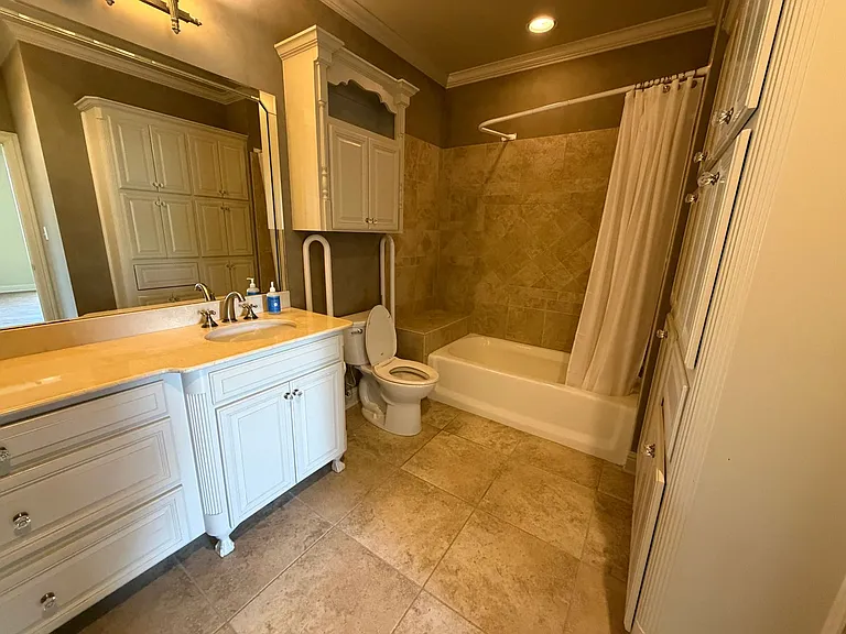 1073 Waters Edge Cir — Photo 18