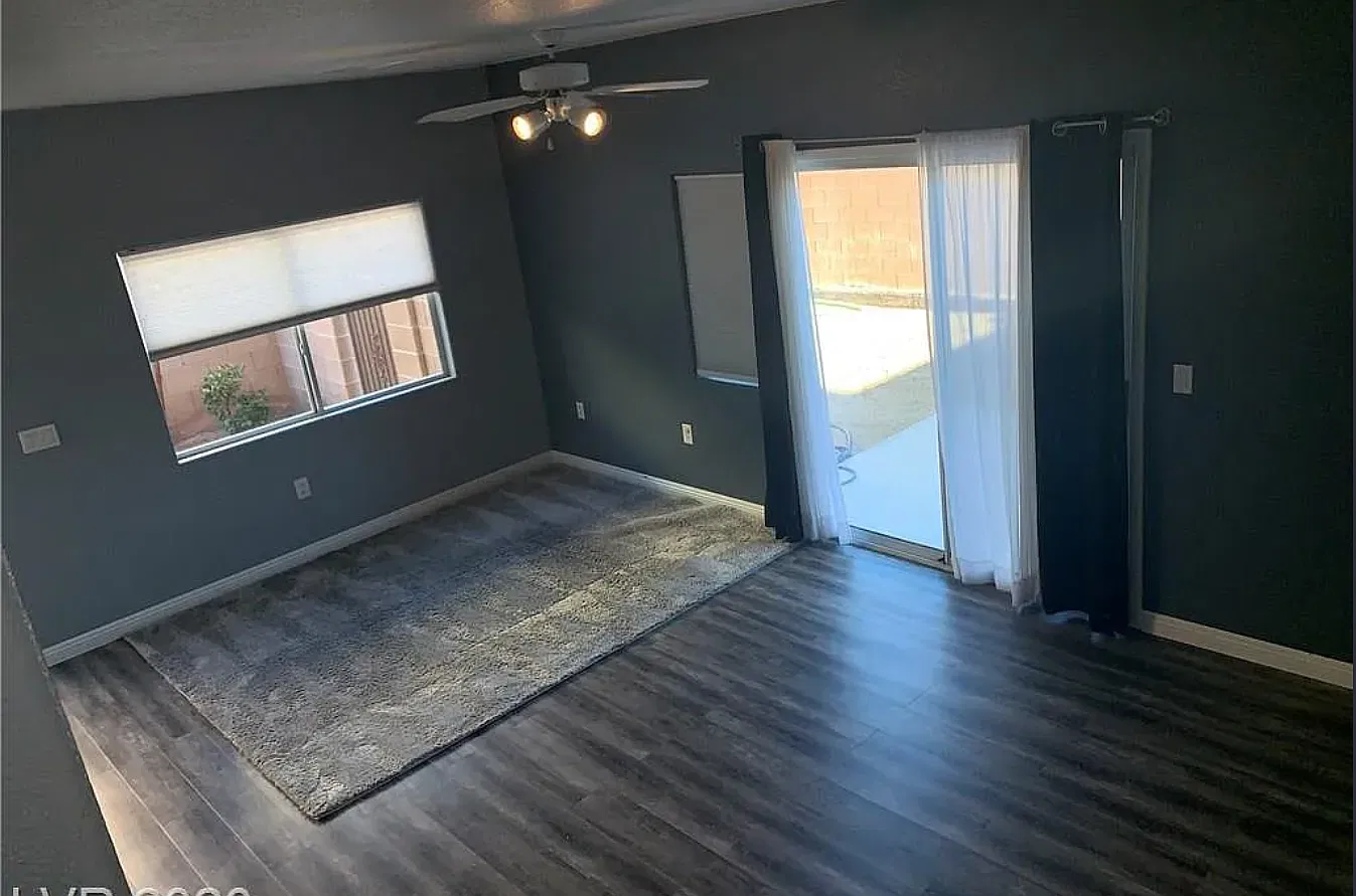 3 bed, 1253 sqft, $2,350 — Photo 4