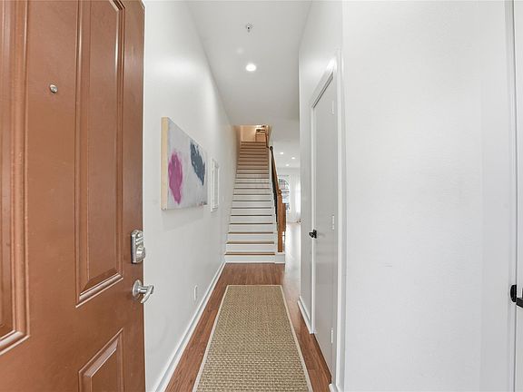 2nd image of 806 Jackson Hill St APT 201
