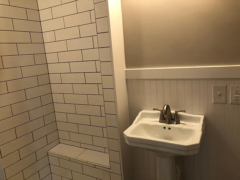 2400 Humboldt St #201 — Photo 11