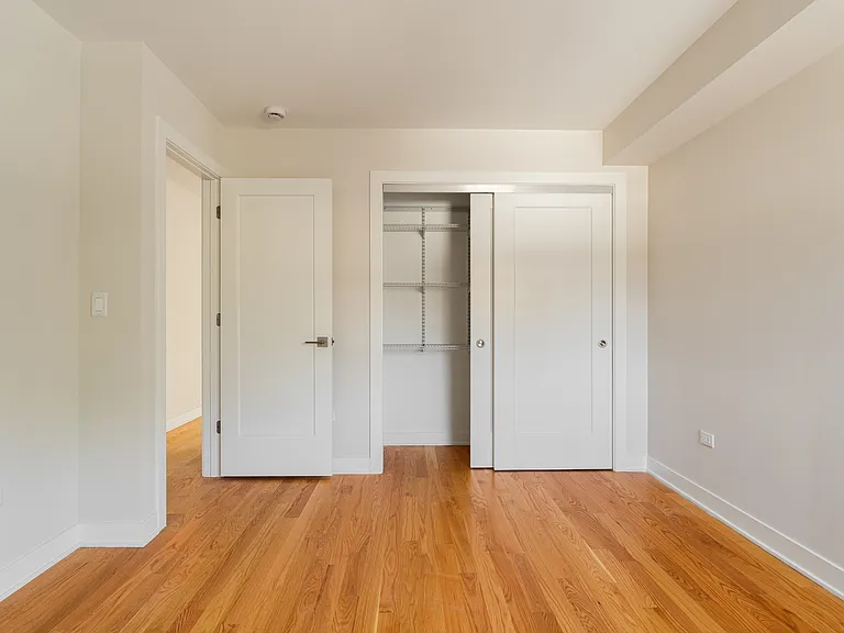 5053 N Troy St #1 — Photo 8