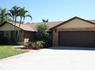 621 Soll St, Naples, FL 34109