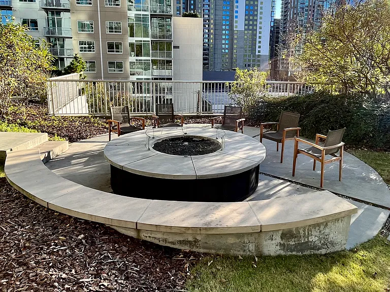 950 W Peachtree St #813 — Photo 22