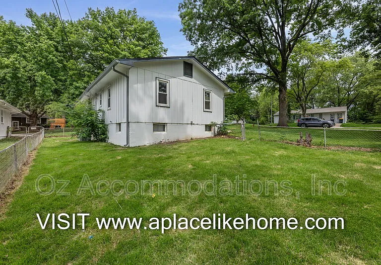 8201 E 110th St — Photo 23
