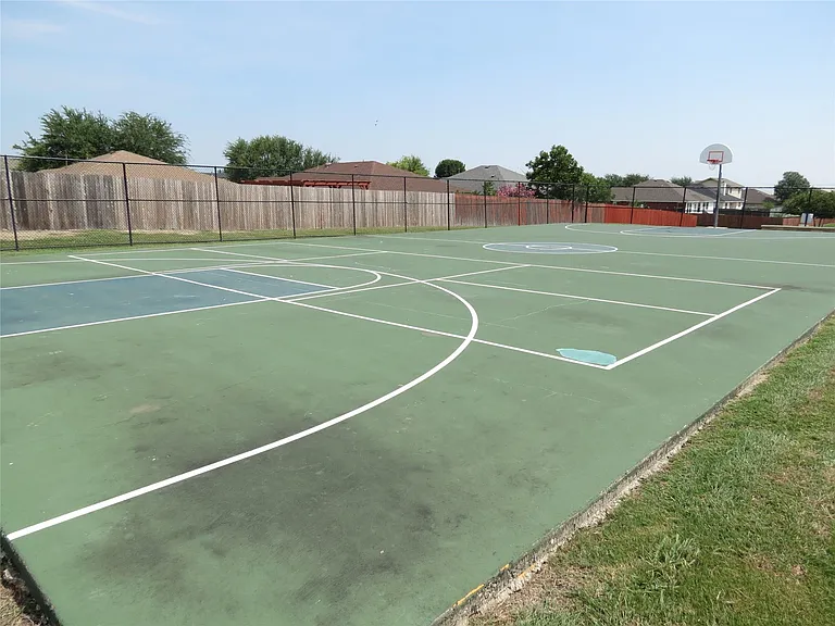 375 Musgrav — Photo 31