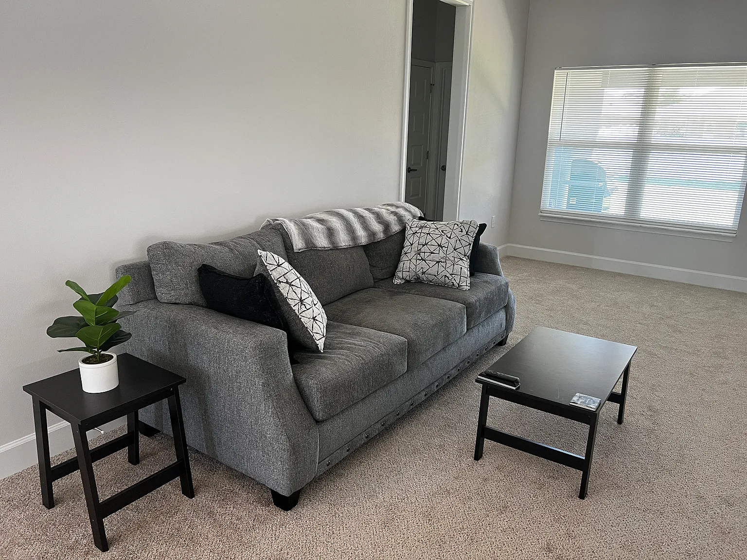 4 bed, 1840 sqft, $2,499 — Photo 4