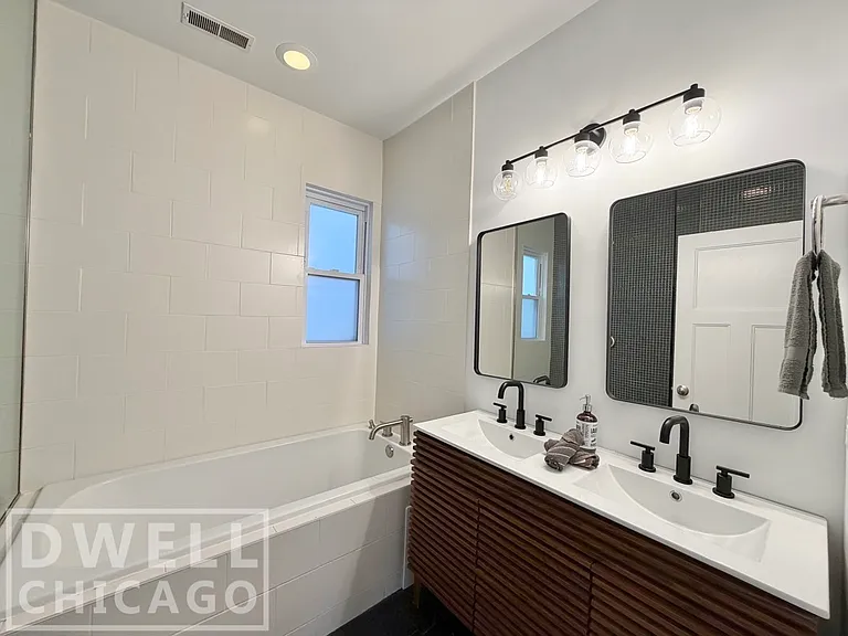 1419 N Paulina St — Photo 33