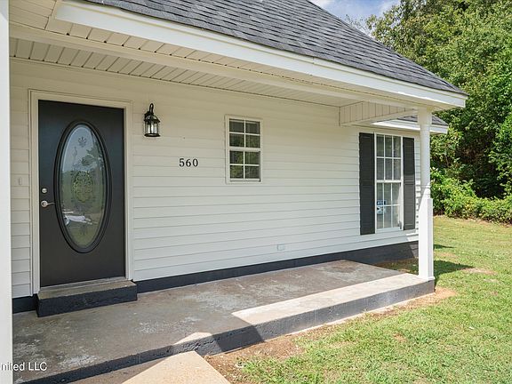 2nd image of 560 Huggins Dr