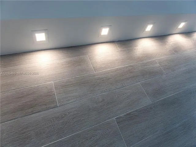 15701 Collins 1403 Sunny — Photo 3