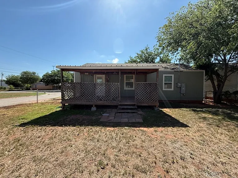 234 Clyde St — Photo 15