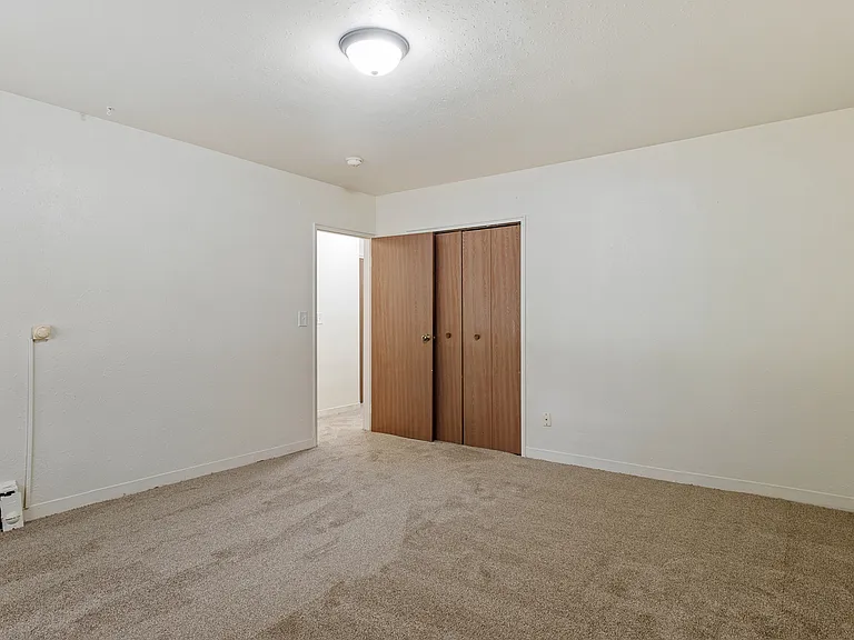 1457 Burke Ave NE — Photo 32
