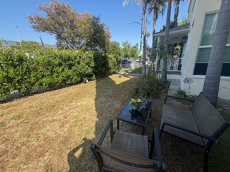 1021 1/2 S Glenoaks Blvd #1021-1/2 — Photo 29