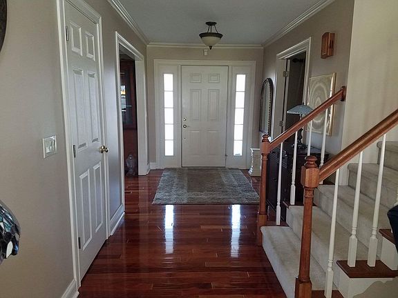2nd image of 10655 Hampton Pl