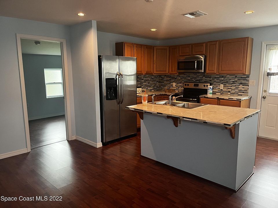 2nd image of 2896 Avalona Dr