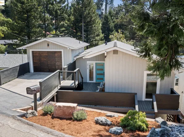 2915 Holyrood Dr, Oakland, CA 94611