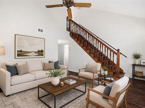 3rd image of 1055 Autumn Crest Ct